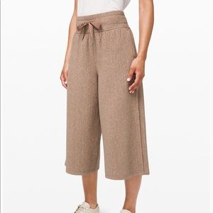 Lululemon Retreat Yourself Crop